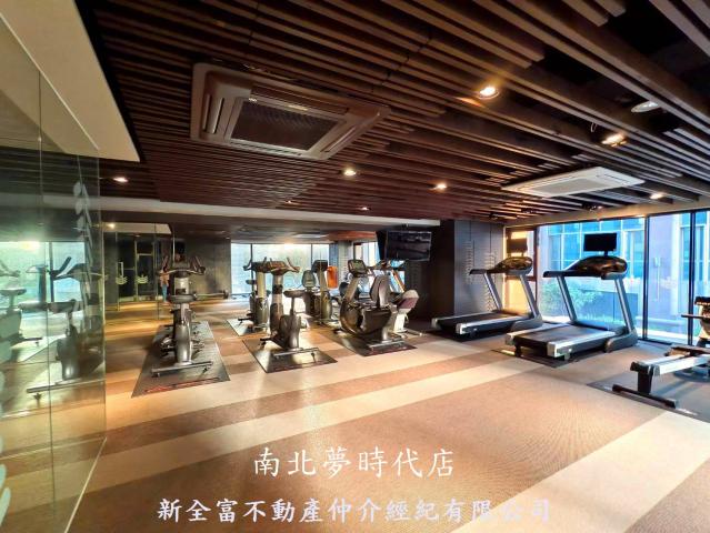 大台南房仲王 專★南紡京城鳳凰高樓3房大平車 照片 17