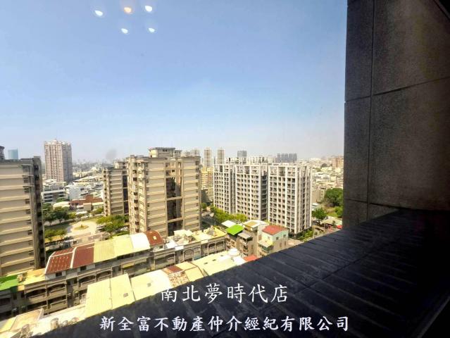 大台南房仲王 專★南紡京城鳳凰高樓3房大平車 照片 19