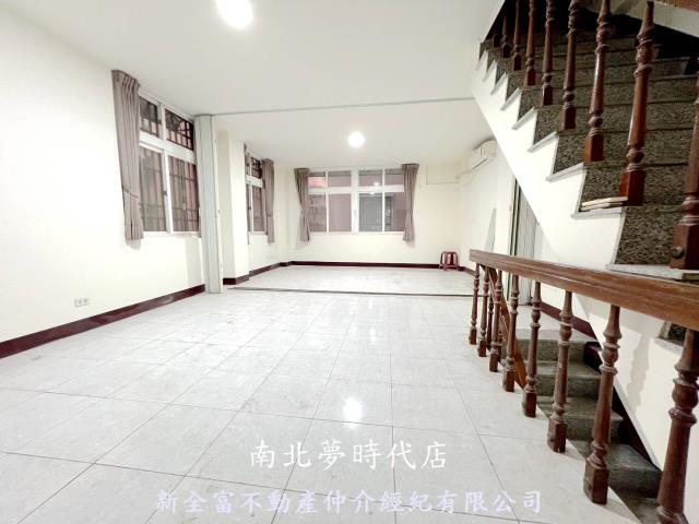台南美美房屋 永康龍埔街34大地坪邊間採光透天 照片 5