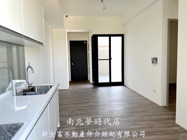 台南美美房屋 陶喜3房贈大露臺頂樓平車電寓 照片 3