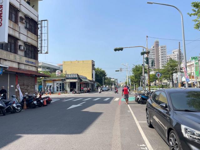 高雄買房買屋 屏東/東港臨路全屋翻新優質店住 照片 3
