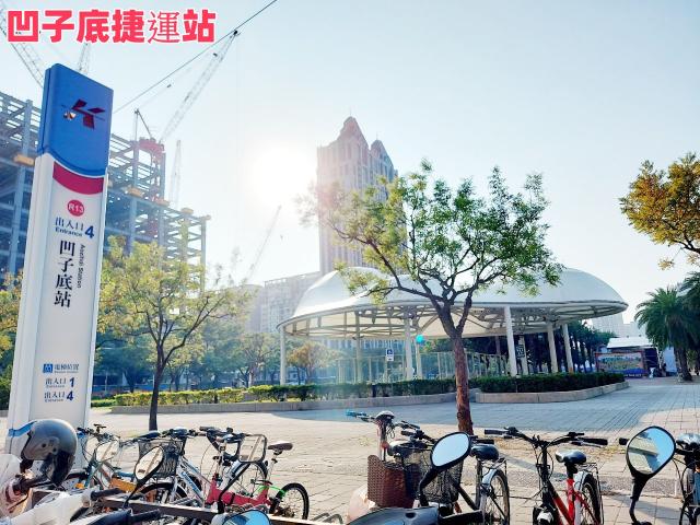 高雄房產達人 農十六凹子底捷運站 現代京城 美裝大二房平車 照片 21