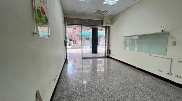 西屯七期房仲潔西 逢甲商圈輕屋齡低總樓店 照片 3