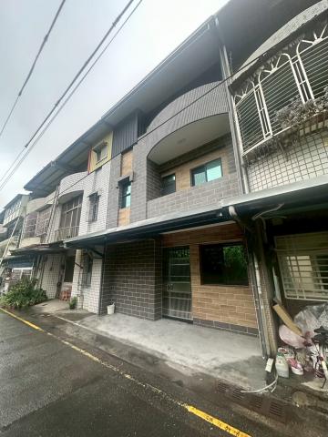 羅東數位房仲 擁抱河濱新生活-宜蘭市全新翻修四房大面寬透天 照片 2