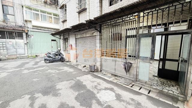 新莊置產顧問 邊間大面寬一樓 照片 16