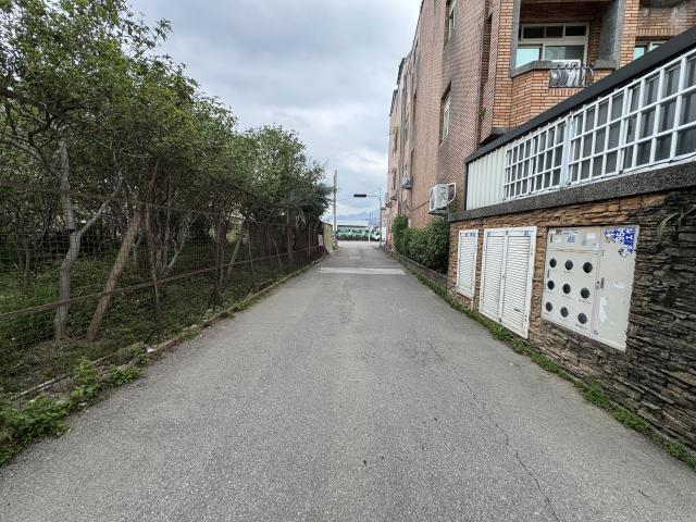 苗栗不動產達人 專任公館近交流道邊間透天 照片 12