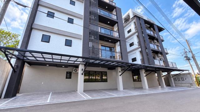 宜蘭房產達人 礁溪近市區全新2房2衛裝潢2房車位華廈~台灣房屋小 照片 1