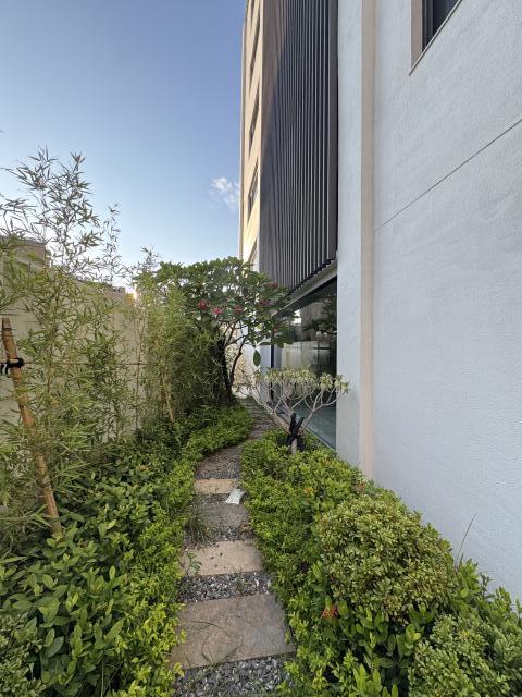黃泓洲 土地策略顧問推薦側 門後大型停車場極優嶄新拉皮30米面寬獨棟廠辦 照片 9
