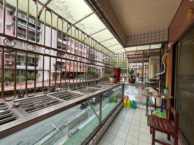 基隆買房找阿蓮 麗景江山前區大戶三房平車 照片 15
