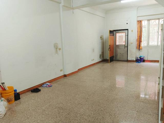台中房產許哥Clay 十四期長青墅中庭花園漢神洲際商圈大別墅 照片 5