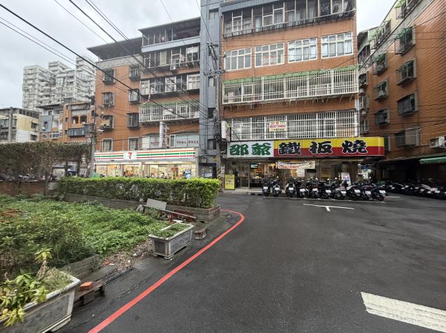 淡水首購專家陳學長真理大學好天地低總價裝潢大套房，獨立前陽 照片 10