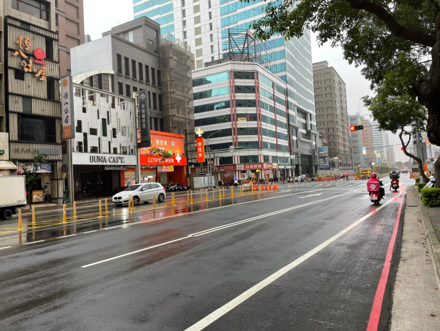 桃園幸福房仲 【專任】桃園藝文特區門面．中悅收租金店面 照片 2
