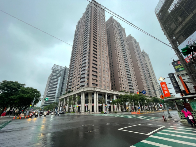 桃園幸福房仲 【專任】桃園藝文特區門面.中悅收租金店面 照片 1