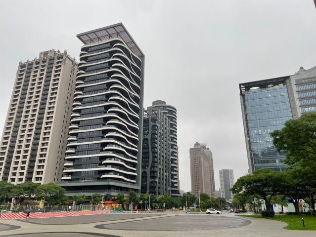 桃園幸福房仲 【專任】桃園藝文特區門面.中悅收租金店面 照片 6