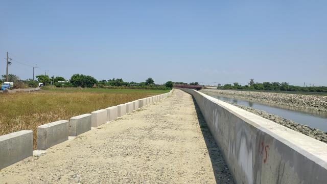 佳里房產專家 台南將軍臨溪景觀小田地 照片 5