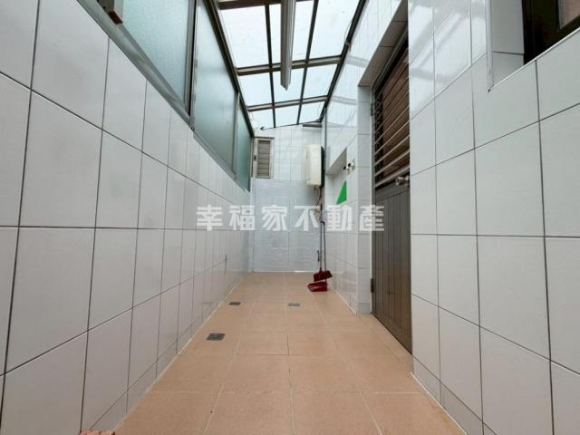 安南專業房仲 東區府連路整新傳統車墅 照片 8
