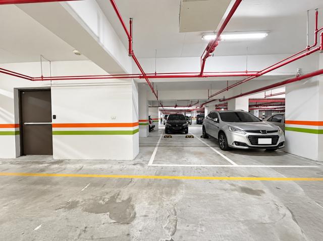 竹北專業房仲 近水岸|科大Win House|三面採光平車 照片 15