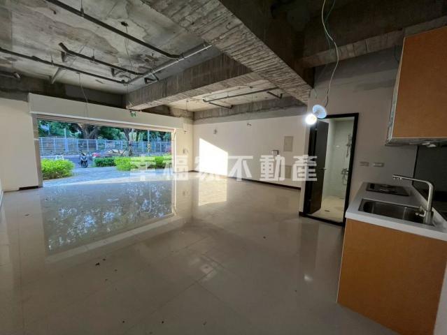 台南香香姐推薦好房 德高國小旁昕視界超級金店面 照片 8