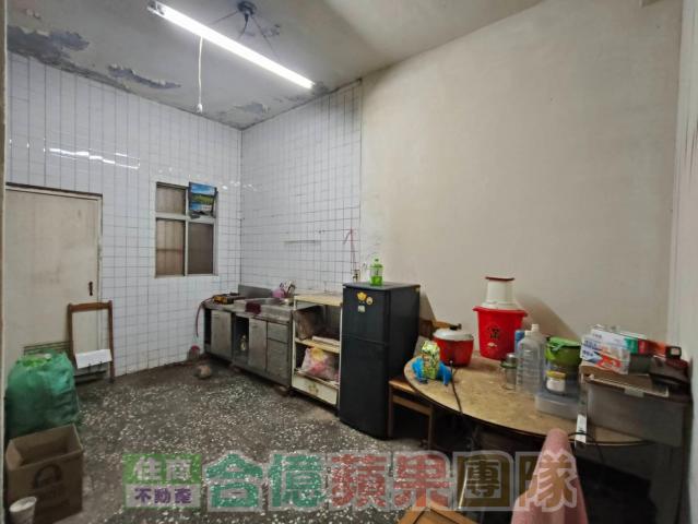 國軍總醫院旁~低總價透天厝 照片 7