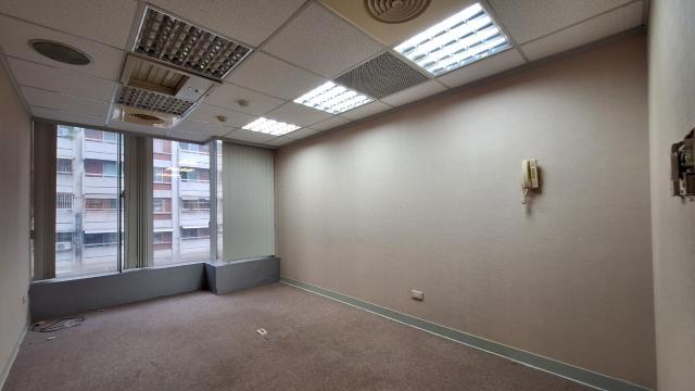 高雄買房永彬 【三多商圈|皇普天廈】百坪氣派玻璃帷幕企總大樓 照片 13