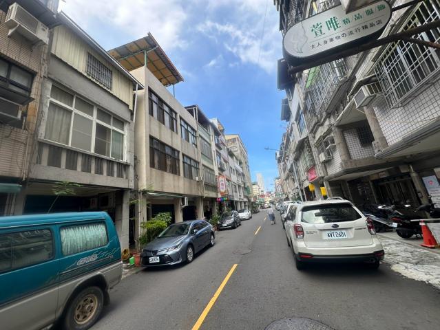 高雄買房永彬 美麗島捷運站|特商二土地3層樓未保存登記透天 照片 3