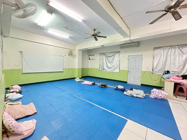 台南旺汪房仲 大港國小8米大面寬大地坪店住 照片 19