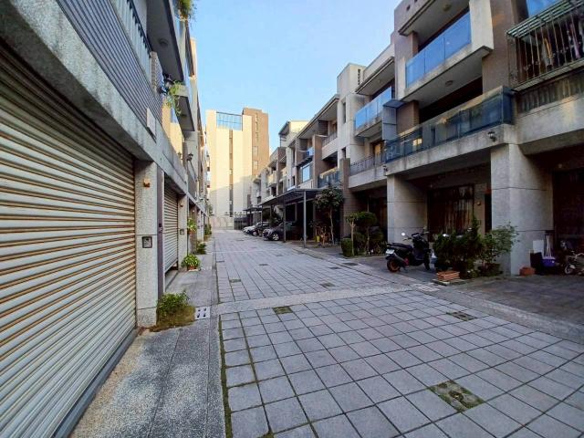 中科房仲560 沙鹿新光田向上院區別墅通風採光佳 地陪 照片 12