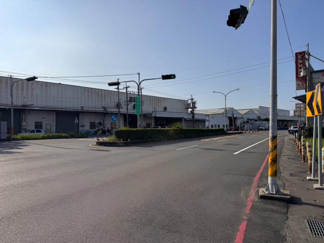 霧峰房屋土地買賣烏日正溪南路大面寬40米美農地 照片 11