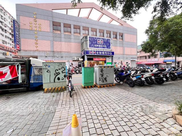 台中好房賣屋 文心崇德G6捷運8米大面寬黃金雙店面雙平車 照片 1