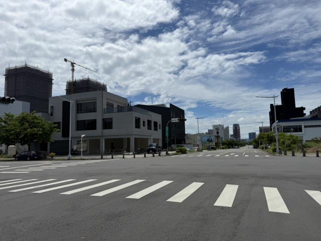 台中好房賣屋  ㊣１４期洲際漢神百貨旁住一之一朝東豪墅建地 照片 3