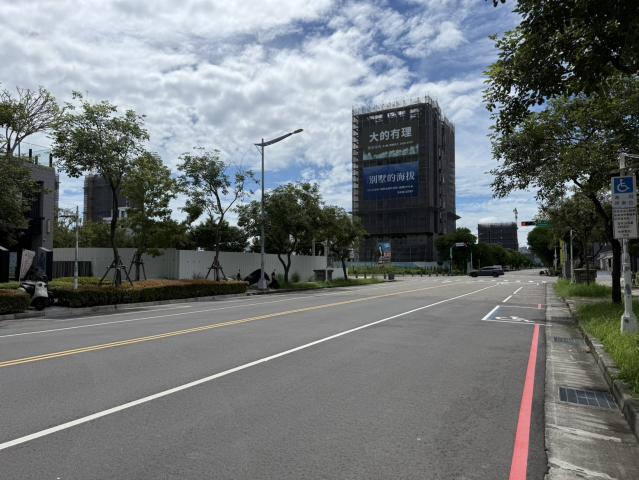 台中好房賣屋  ㊣１４期洲際漢神百貨旁住一之一朝東豪墅建地 照片 8