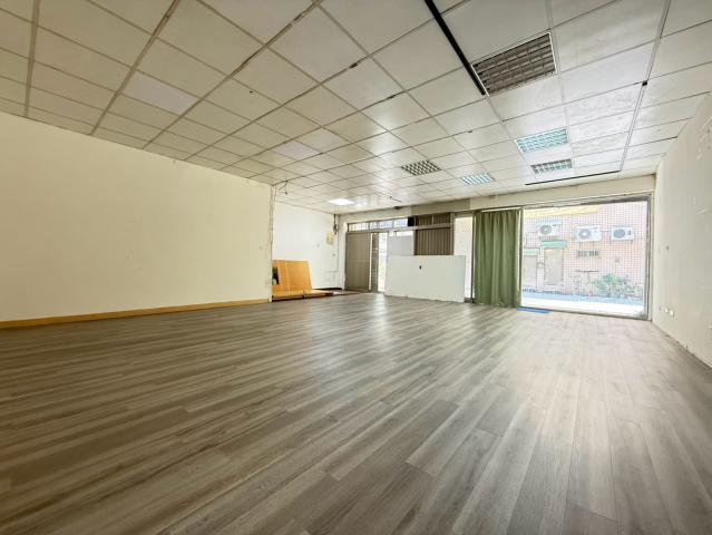 西屯中科買房 東海商圈新興路肯德基旁｜雙店面面寬一樓住家✨✨ 照片 1
