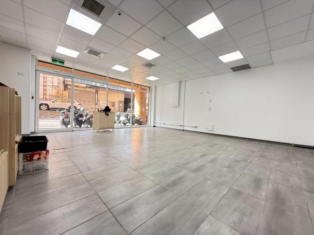 西屯中科買房 福科路角間顯眼雙店面對面有停車場 照片 6