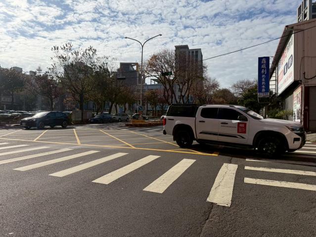 西屯中科買房 福科路角間顯眼雙店面對面有停車場 照片 12