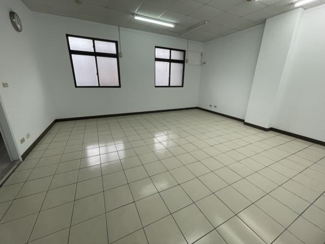 汐止房地廠辦買賣 大同路稀有大坪數廠辦~交通機能便捷2 照片 9