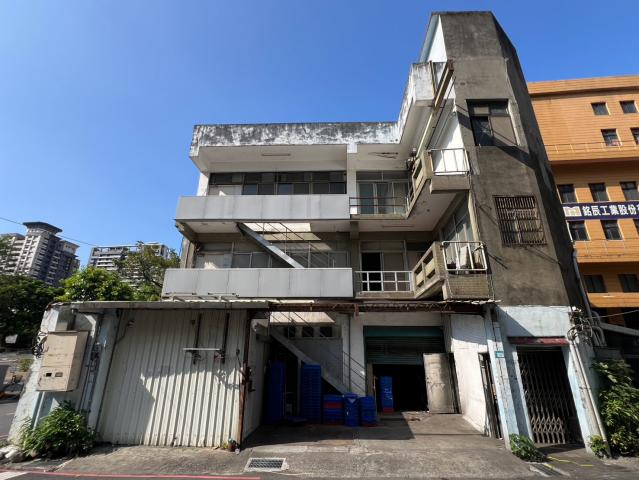 林口房屋專業阿達 頭前工業區、化成路商圈雙面路角地透天廠辦 照片 1