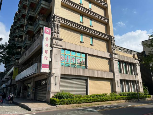 林口房屋專業阿達 頭前工業區、化成路商圈雙面路角地透天廠辦 照片 8