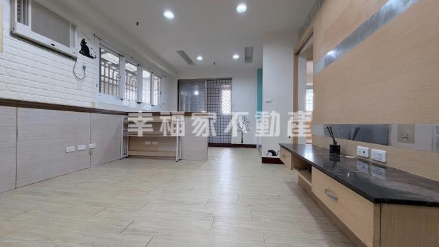 台南房仲晴媛,永康復華美裝潢景觀三房平車 照片 1
