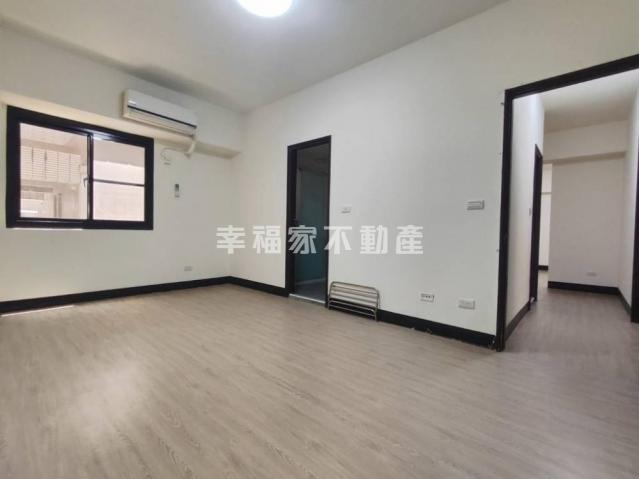 台南房仲晴媛 急售-成功新村整新三房平車 照片 7