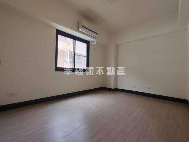 台南房仲晴媛 急售-成功新村整新三房平車 照片 10