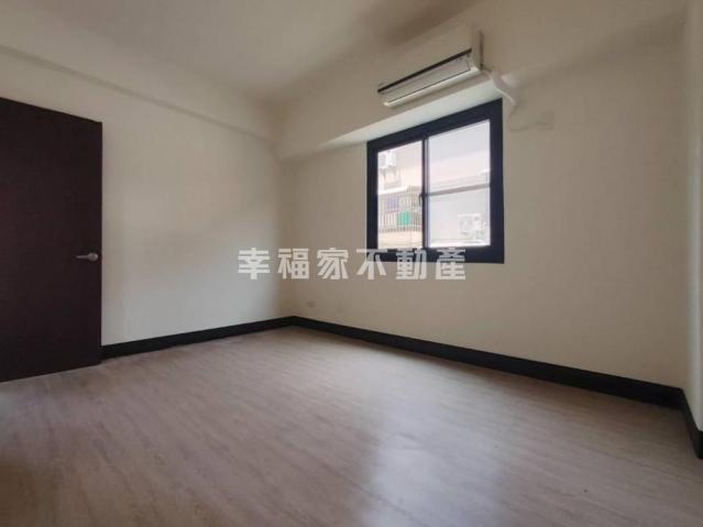 台南房仲晴媛 急售-成功新村整新三房平車 照片 13