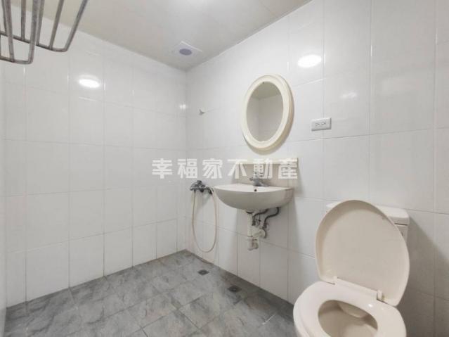 台南房仲晴媛 急售-成功新村整新三房平車 照片 17