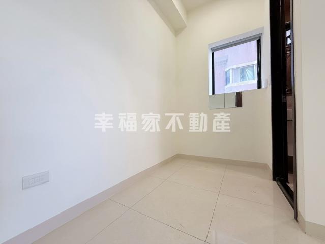 台南房仲晴媛 搶手!安平蛋黃區邊間三房 照片 4
