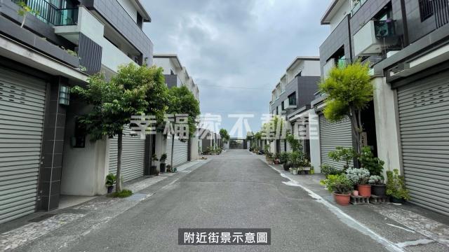 台南房仲晴媛 德崙路綠意間間套房雙車墅 照片 5