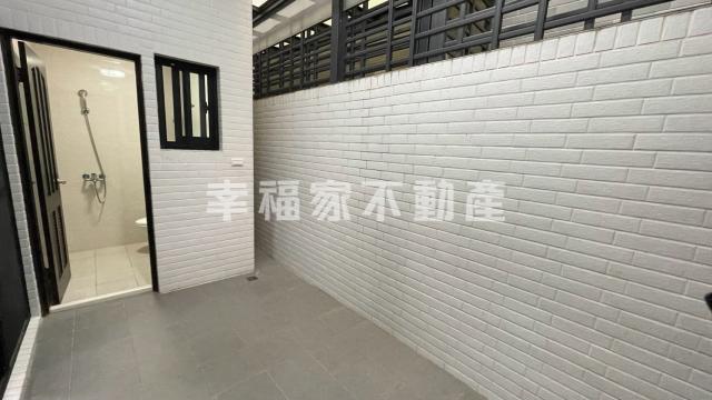 台南房仲晴媛 德崙路綠意間間套房雙車墅 照片 15