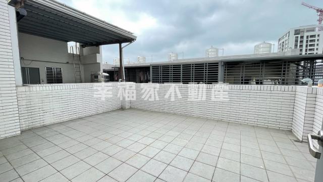台南房仲晴媛 德崙路綠意間間套房雙車墅 照片 18