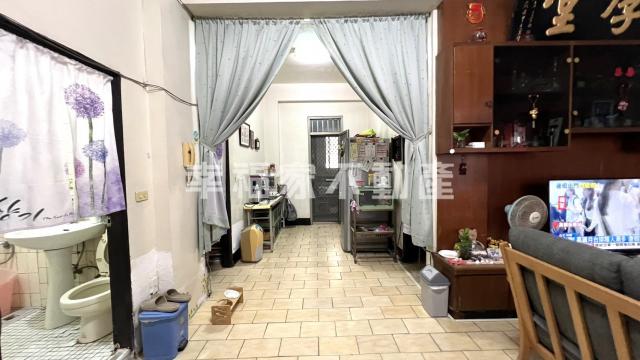 台南房仲晴媛 體育公園前後進出一樓3房寓 照片 17