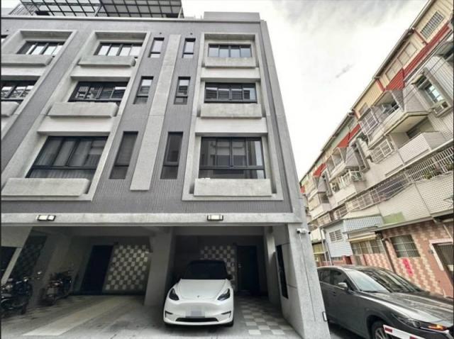 楠梓右昌全新未住正四樓車墅 照片 17