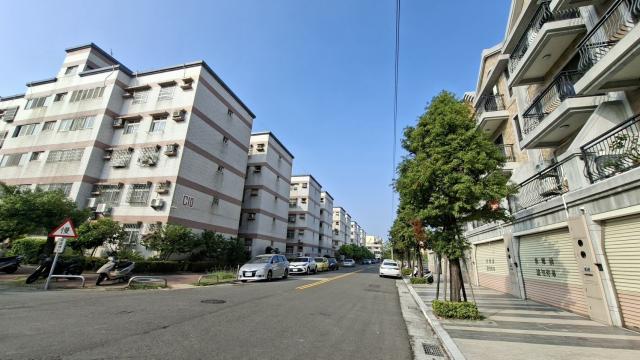 梧棲運動公園旁 ｜採光大4房雙陽台｜平面車位 照片 2