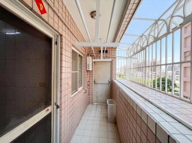 【建興建工商圈】平面車位★超大四房★陽台面大馬路 照片 8
